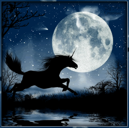 Силуэт лошади на фоне полной луны