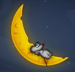 Смешной мышонок лежит на объеденном серпе луны