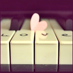 Сердечко на <b>клавишах</b> (love)  гифка анимация