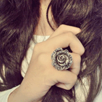 Кольцо в форме розы