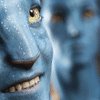 Аватар из кинофильма avatar улыбается и моргает