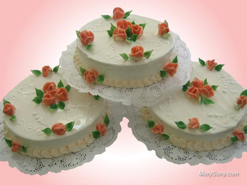 Красивые тортики, белые с розами.  С международным днем т...