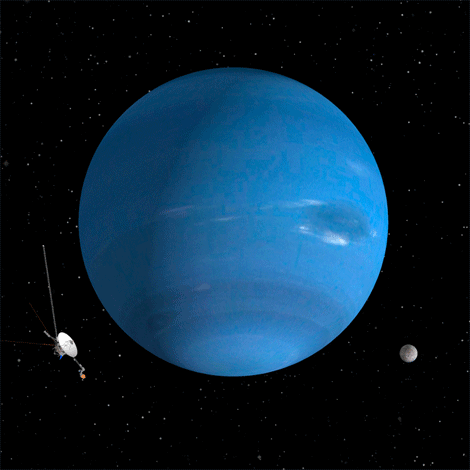 Именно так выглядит голубая планета из Космоса. На её фон...
