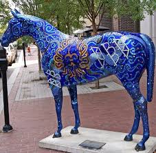 А лошадь-то синяя!