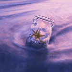  <b>Банка</b> с морской звездой и сиянием в воде  гифка анимация