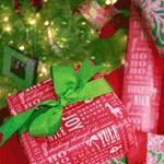  Новогодние подарки (розовая <b>упаковка</b> с зеленым бантиком)  гифка анимация