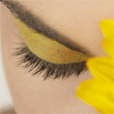 Жёлтые тени и цветок