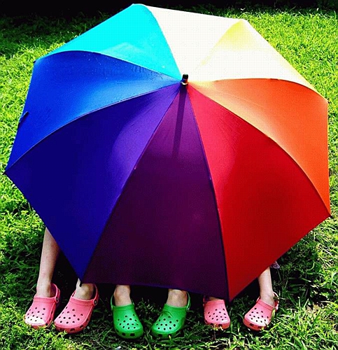 Открытка. 1 июня День защиты детей! Под зонтом